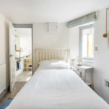 Stunning Cosy Cottage In Old Town Padstow Sleeps 4 Exterior photo