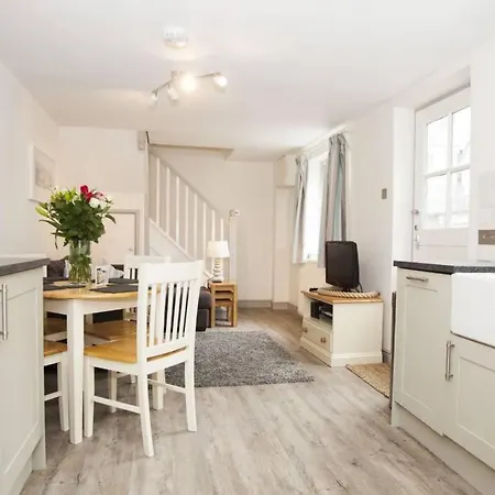 Stunning Cosy Cottage In Old Town Padstow Sleeps 4 Exterior photo